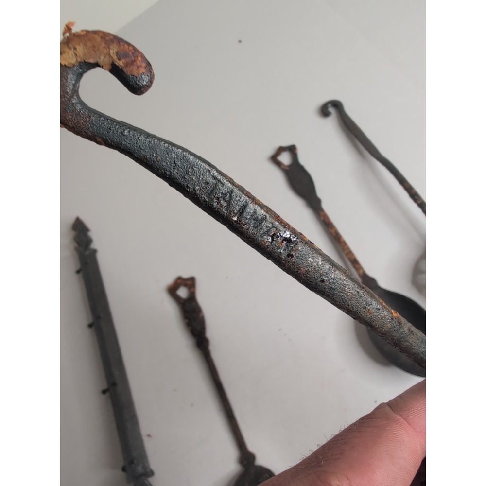 Lot Of 5 Vintage Cast Iron Kitchen Tools Taiwan Smelting Spoon Fork Hooks - Picture 8 of 11